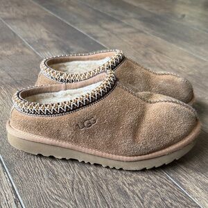 UGG Tasman ll Chestnut Suede Cozy Slippers